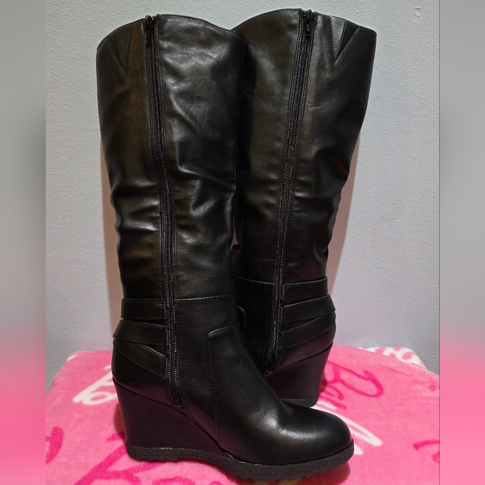 American Rag Women's Kyle Black Round Toe Wedge Boot, Size 6.5M - Picture 2 of 10
